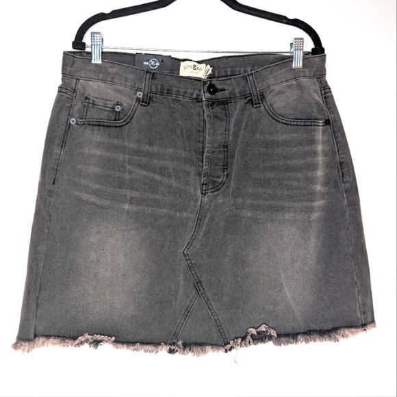 Umgee Dresses & Skirts - New Umgee Frayed Hem Black Denim Skirt XL 1X